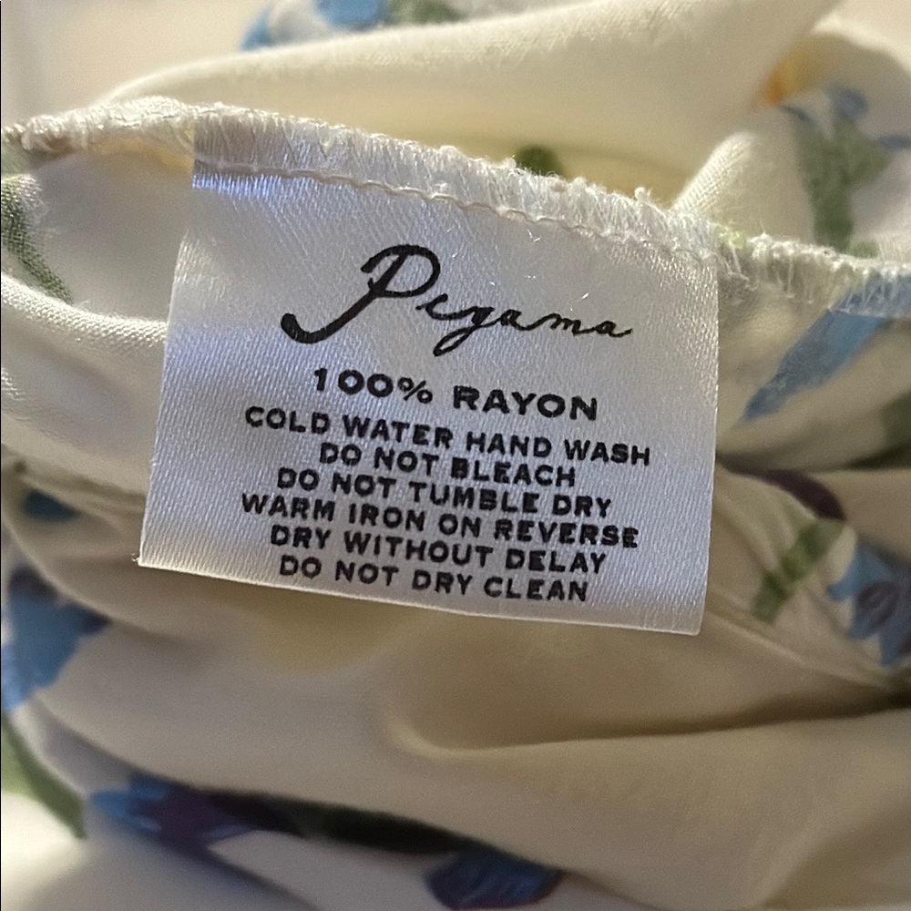 Piyama Floral Print Romper EUC S - Picture 8 of 8